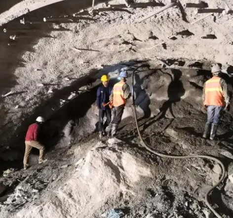 靖江拱顶带模注浆料的施工流程及注意事项